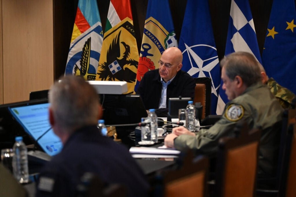 Πόλεμος στη Μέση Ανατολή: Εκτακτη σύσκεψη Δένδια με τους Αρχηγούς των Επιτελείων στο Πεντάγωνο