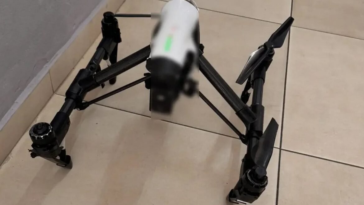 Φυλακές Δράμας-Λάρισας: Προσπάθησαν να περάσουν με drones δέμα με λάμπες, κινητά, ακουστικά και στόκο