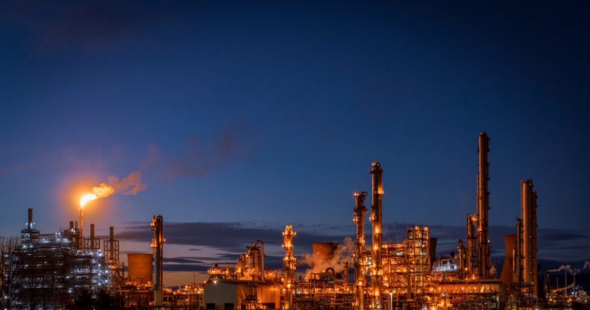 Με «τσουνάμι» πληθωρισμού απειλεί όλο τον κόσμο το πετρελαϊκό σοκ του πολέμου στο Ιράν – Οι φόβοι στην Ελλάδα