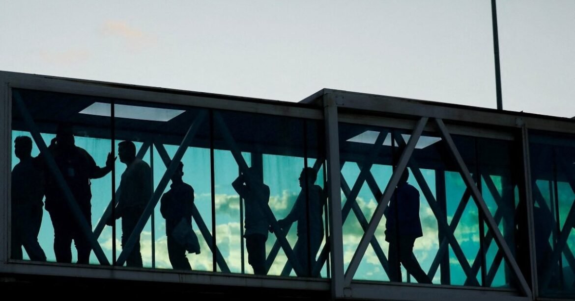 Τα καύσιμα τελειώνουν στην Κούβα και ο τουρισμός καταρρέει – Αναστέλλουν πτήσεις Air France και Air Canada