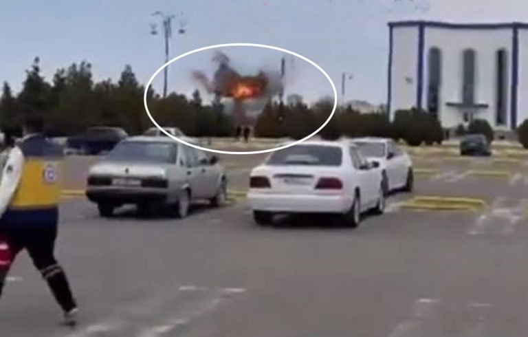 Αζερμπαϊτζάν: Η στιγμή που ιρανικό drone χτυπά το αεροδρόμιο – Βίντεο