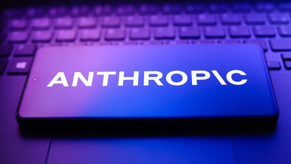 Microsoft και Google «ψηφίζουν» Anthropic: Διαθέσιμο το Claude παρά τη μαύρη λίστα του Πενταγώνου