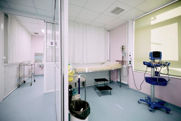 Καβάλα: Σε κρίσιμη κατάσταση 13χρονη που παρασύρθηκε από λεωφορείο – «Έχει σοβαρές βλάβες στον εγκέφαλο και