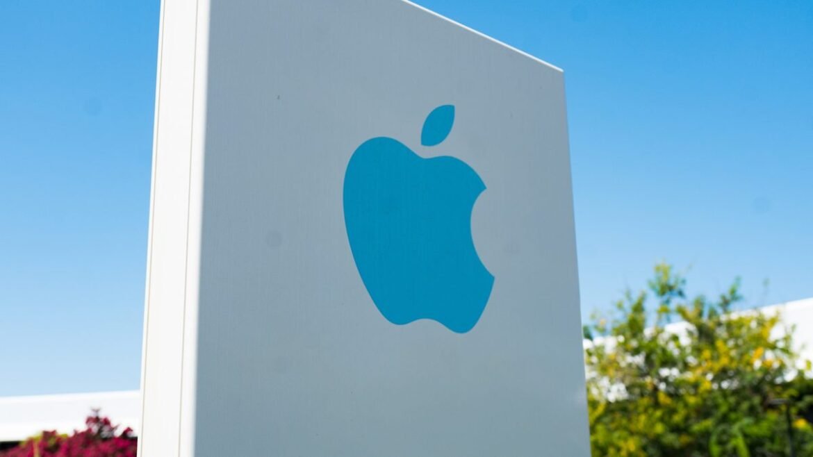 iPhone Fold, MacBook Ultra και AirPods Ultra: Τα επόμενα μεγάλα στοιχήματα της Apple