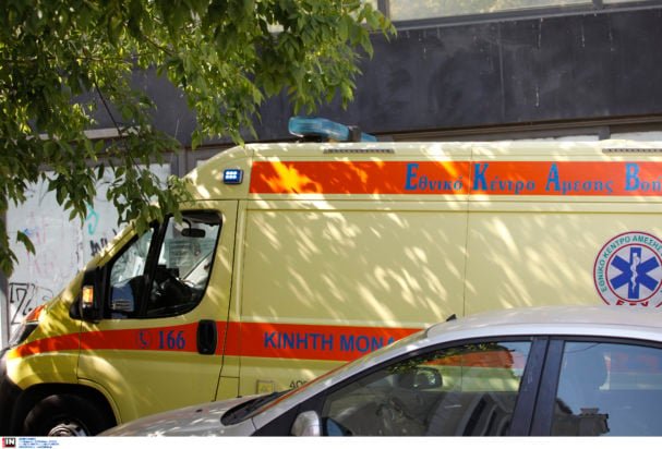 Πάτρα: Κροτίδα έσκασε στα χέρια 15χρονου έξω από σχολείο – Νοσηλεύεται τραυματισμένος