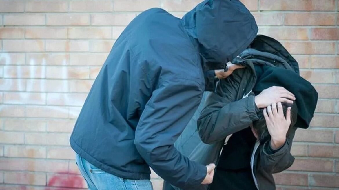 Πάτρα: Ανήλικος γρονθοκόπησε και έστειλε στο νοσοκομείο 15χρονο μαθητή για ένα… νεράντζι