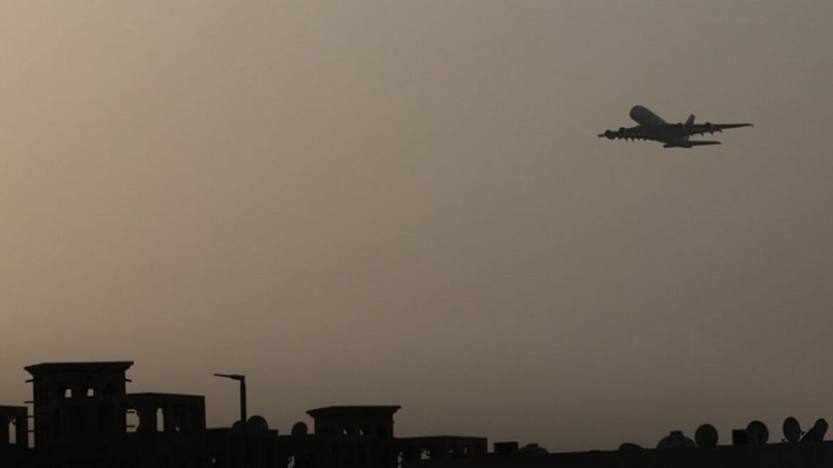 Δύο πτήσεις επαναπατρισμού φτάνουν σήμερα στην Αθήνα – 503 επιβάτες από Ντουμπάι και 275 από Ντόχα