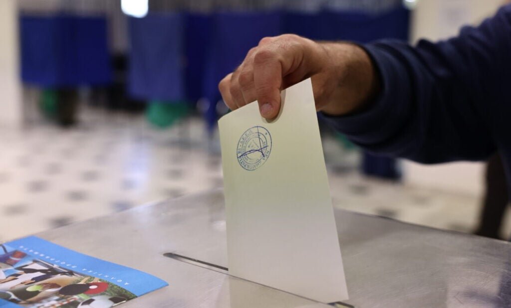 Δημοσκόπηση Pulse: Κέρδη για τη ΝΔ σε πρόθεση και εκτίμηση ψήφου