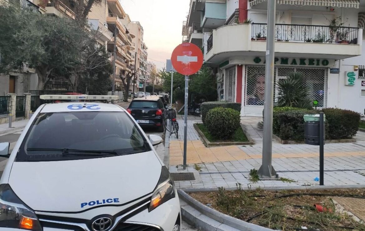 Θεσσαλονίκη: Πισώπλατα μαχαίρωσαν τον 20χρονο στην Καλαμαριά – Τα σενάρια που εξετάζονται