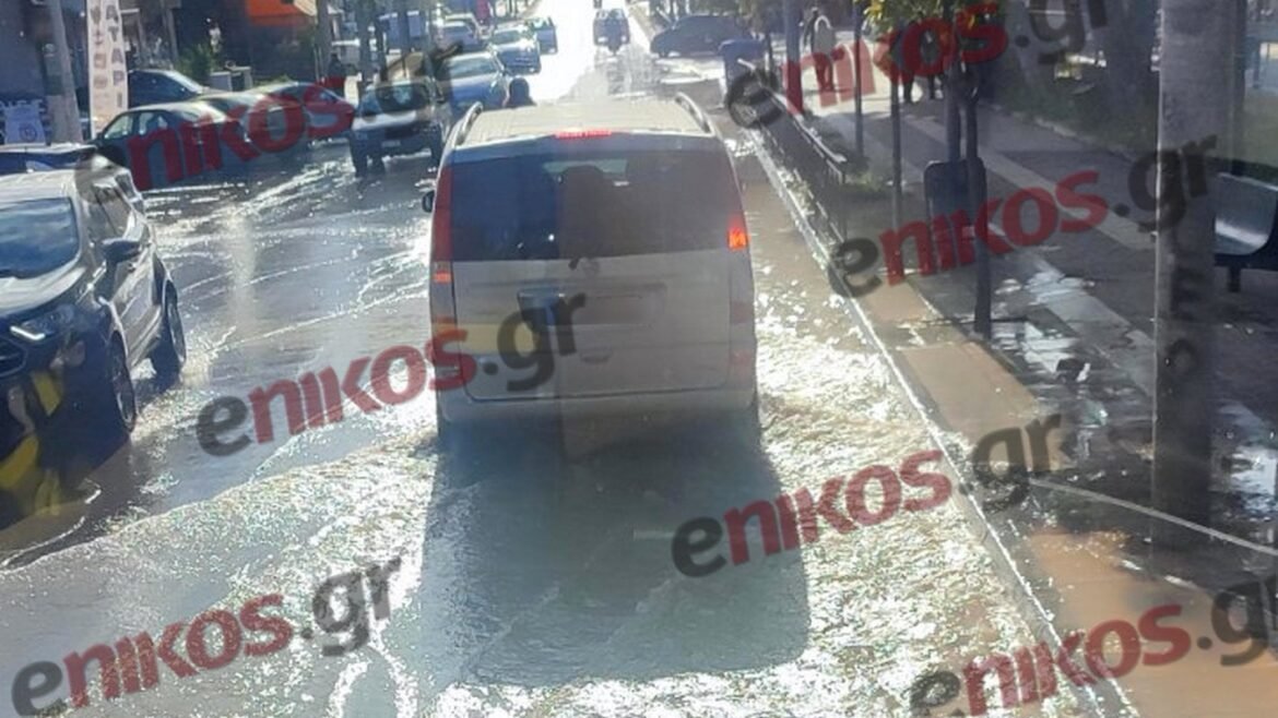 Αιγάλεω: Σπασμένος αγωγός πλημμύρισε την Μεγάλου Αλεξάνδρου – ΦΩΤΟ αναγνώστη