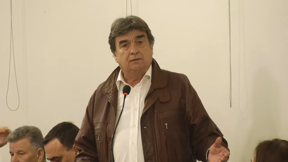 Ο Βαγγέλης Γιαννακούρας παίρνει την έδρα του διαγραφέντος Οδυσσέα Κωνσταντινόπουλου