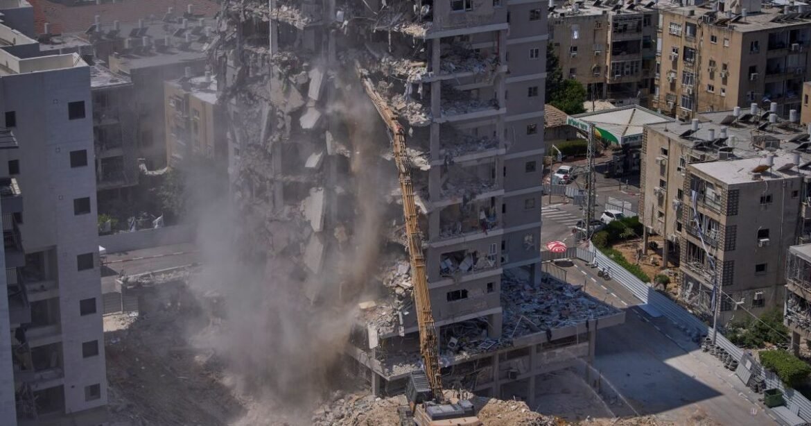 Το Ιράν ανακοίνωσε πυραυλική επιδρομή σε 10 θέσεις ισραηλινής και αμερικανικής διοίκησης