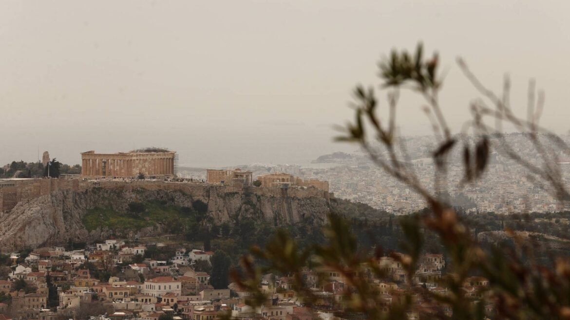 Καιρός: Σαββατοκύριακο με ανοιξιάτικες μέρες και θερμοκρασίες έως τους 19 βαθμούς Κελσίου – Πού θα βρέξει