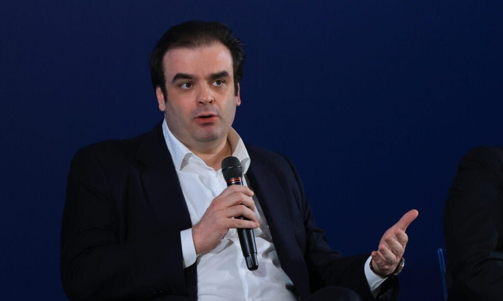 Πιερρακάκης: «Η οικονομία βελτιώνεται παρά το δύσκολο γεωπολιτικό περιβάλλον»