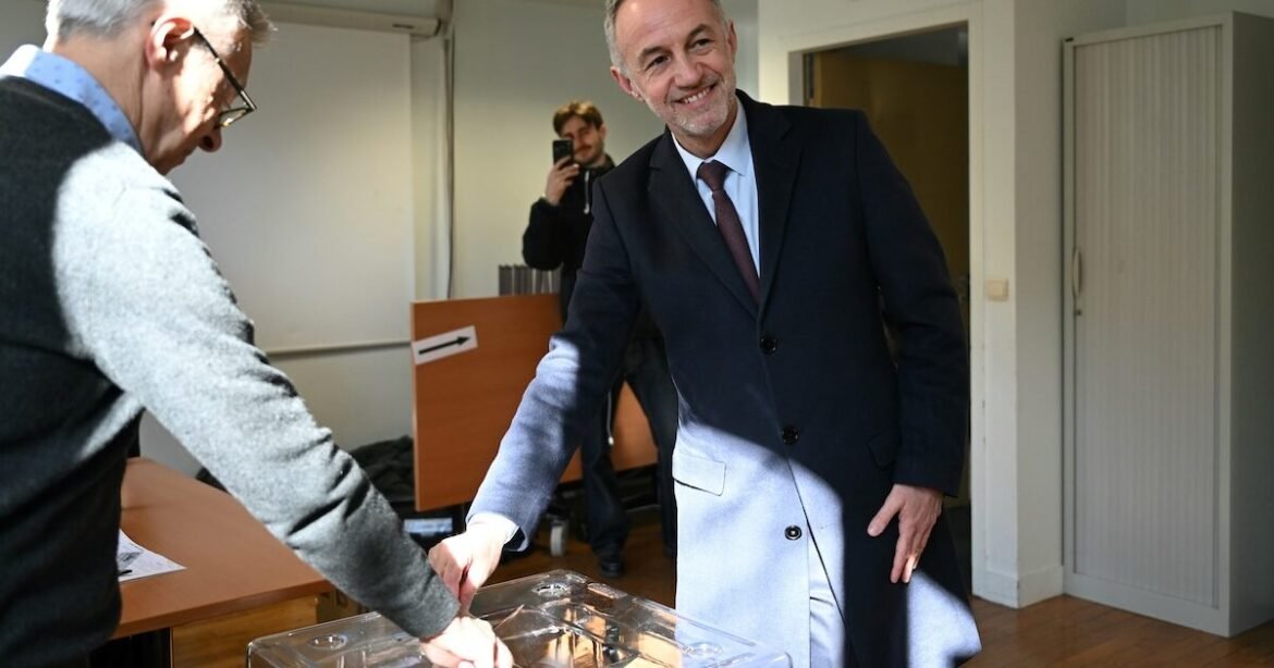 Γαλλία: Η άνοδος της Ακροδεξιάς και η μάχη του Παρισιού στις δημοτικές εκλογές