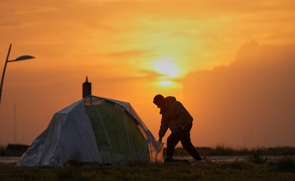 Πόλεμος στη Μ. Ανατολή: Απειλές Τραμπ για το ΝΑΤΟ – Φωτιά κοντά στο αεροδρόμιο του Ντουμπάι – LIVE BLOG