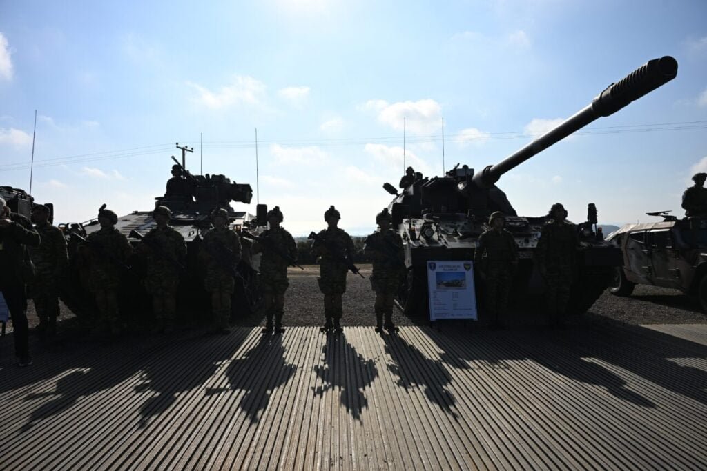 Εξοπλιστικά: «Παρών» από ΠΑΣΟΚ και ΣΥΡΙΖΑ στην «Ασπίδα του Αχιλλέα» – ΚΚΕ και Πλεύση καταψήφισαν