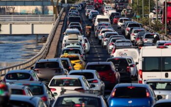 Κίνηση στους δρόμους: «Στο κόκκινο» ο Κηφισός μετά από σύγκρουση οχημάτων στην άνοδο – Έντονο πρόβλημα και σε Κηφισίας