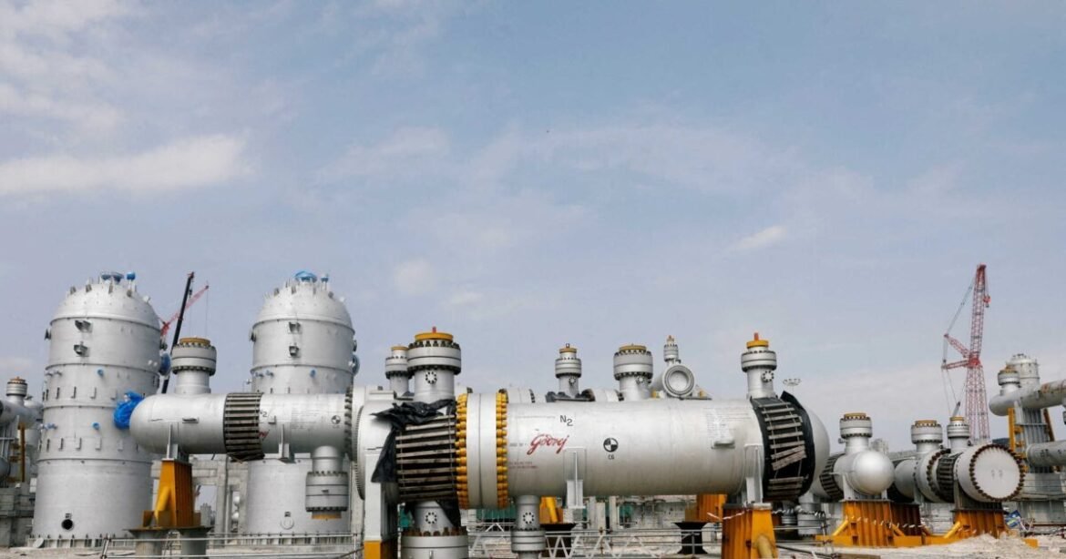 Στον «αέρα» πλέον οι εκτιμήσεις για τα εγχώρια τιμολόγια ρεύματος, μετά τη νέα εκτόξευση του φυσικού αερίου – Μακροχρόνια η απειλή εκτιμά η