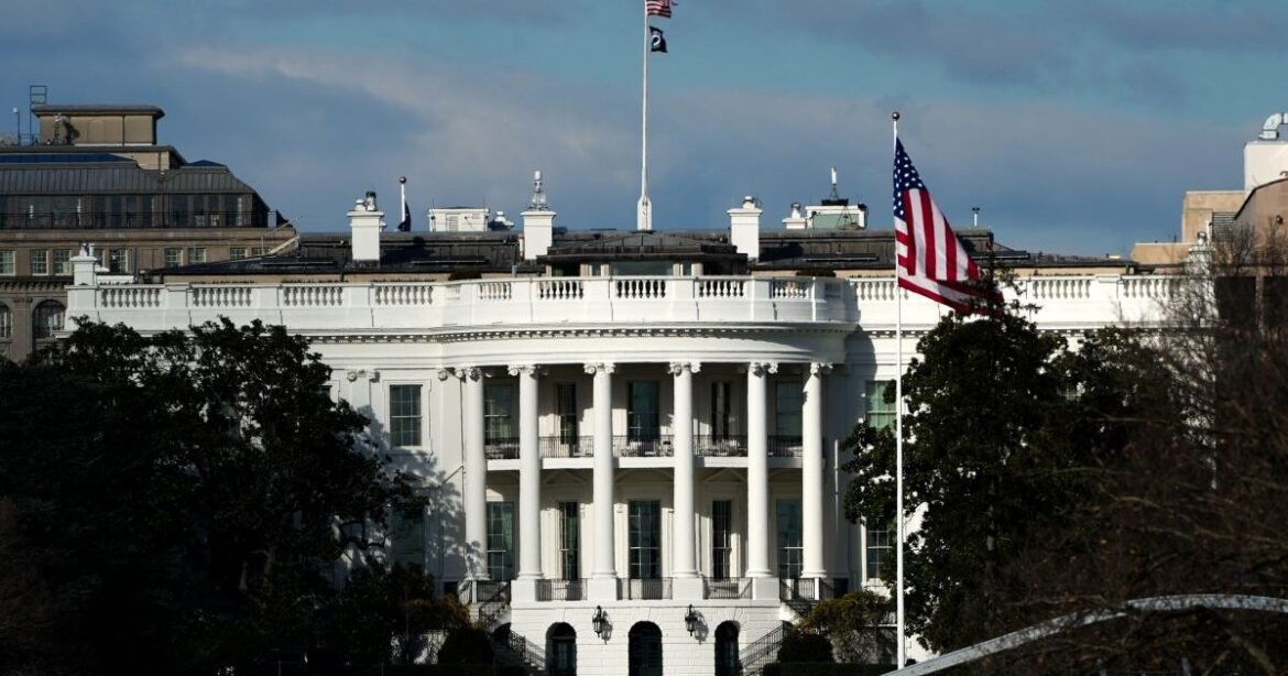 «Μείνετε συντονισμένοι»: Το μυστήριο με τα domain του Λευκού Οίκου για τους εξωγήινους