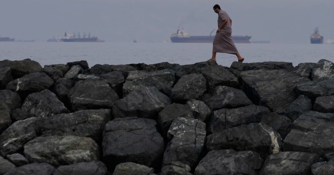 Δεν είναι μόνο το πετρέλαιο: Το μπλόκο στα Στενά του Ορμούζ φέρνει αυξήσεις σε τρόφιμα και ελλείψεις