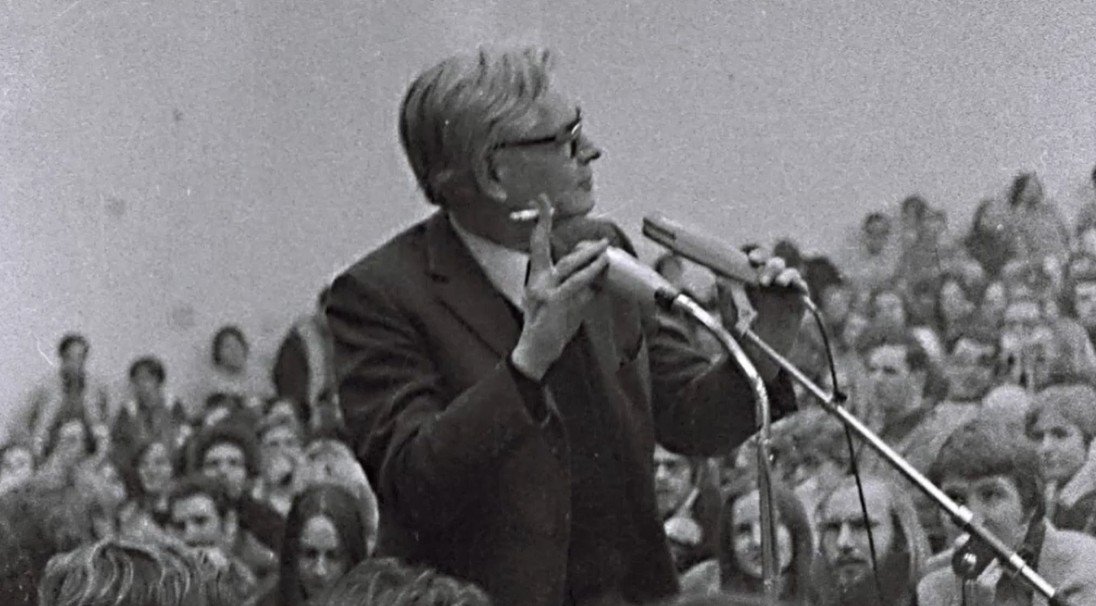 Γιούργκεν Χάμπερμας: Η αποκάλυψη των σχέσεων του Χάιντεγκερ με τους Ναζί και ο δάσκαλος-αντάρτης του ΕΛΑΣ