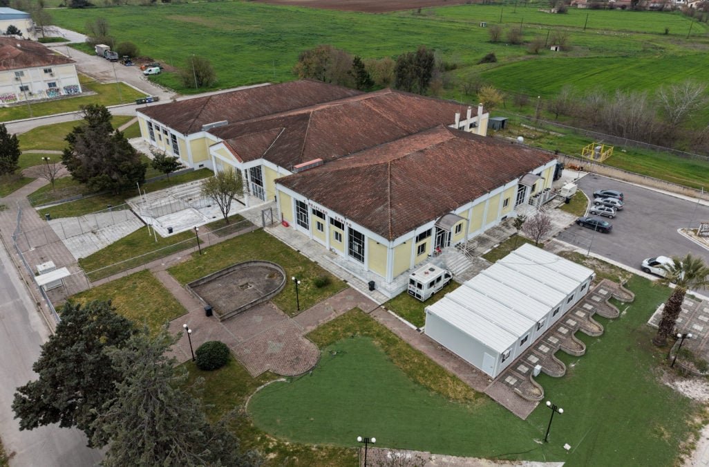 Τέμπη: Αρχίζει τη Δευτέρα η πολύκροτη δίκη για την σιδηροδρομική τραγωδία – Αυστηρή φρούρηση στην ειδικά