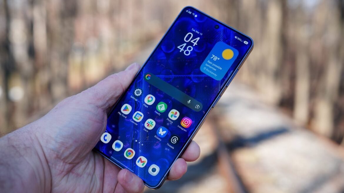 Samsung Galaxy S26 Ultra: Γιατί η ασύρματη φόρτιση των 25W «κολλάει» στα 15W