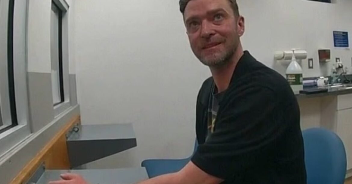 Ο Τζάστιν Τίμπερλεϊκ με χειροπέδες στο αστυνομικό τμήμα – Δείτε βίντεο