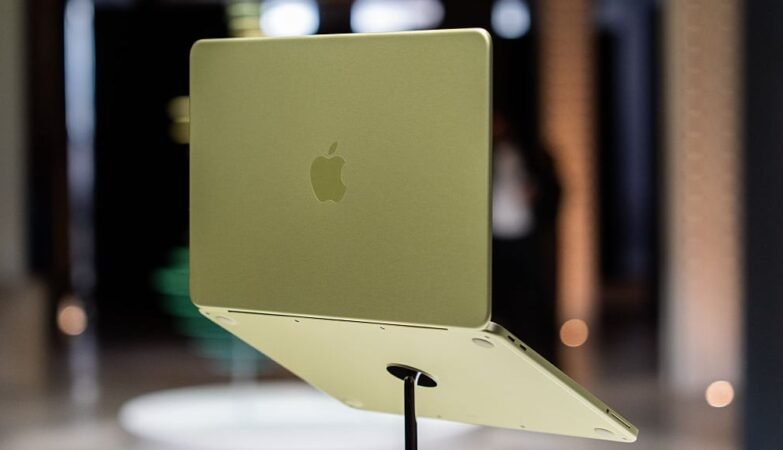 MacBook Neo: Το πιο επισκευάσιμο laptop της Apple σύμφωνα με το iFixit