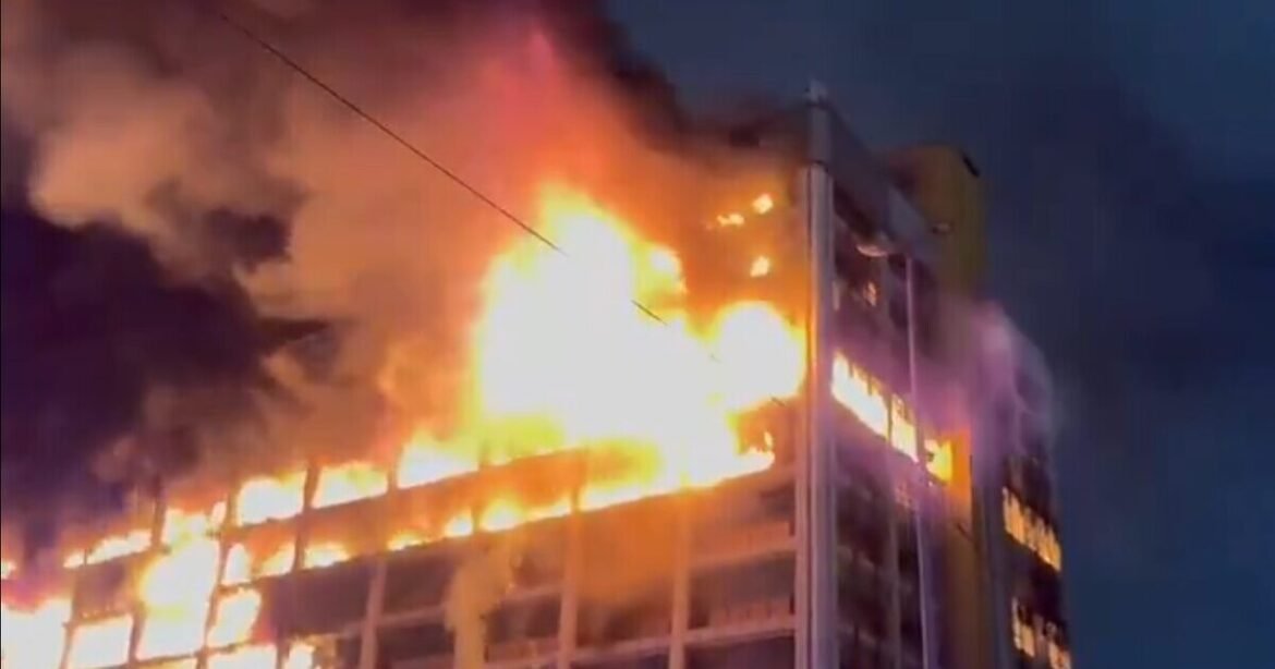 Μεγάλη φωτιά σε κυβερνητικό κτίριο στη Νότια Αφρική – Δείτε βίντεο