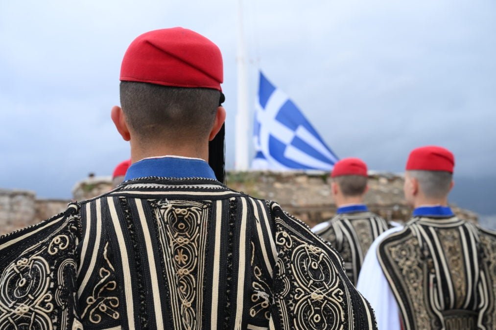 25η Μαρτίου: Η έπαρση της σημαίας στην Ακρόπολη