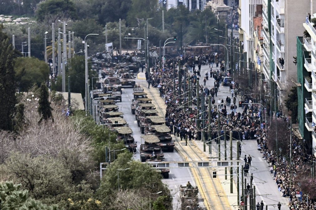 25η Μαρτίου: Ολοκληρώθηκε η στρατιωτική παρέλαση – Τα νέα Οπλικά Συστήματα και η στολή του «Σύγχρονου