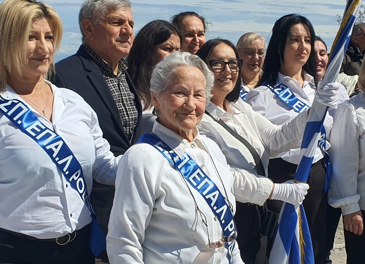 25η Μαρτίου – Ρόδος: 82χρονη μαθήτρια του Εσπερινού ΕΠΑΛ συμμετείχε στην παρέλαση και καταχειροκροτήθηκε