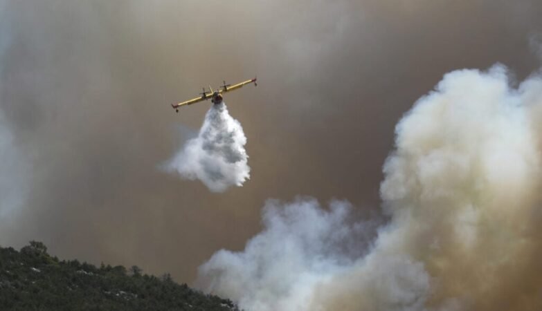 Η ΕΕ στη μάχη με τις φωτιές: 17 νέα αεροσκάφη, πυροσβεστικός κόμβος στην Κύπρο