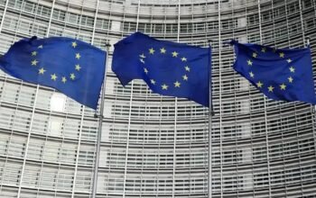 Κομισιόν: «Πράσινο φως» για εκταμίευση 1,18 δισ. ευρώ προς την Ελλάδα