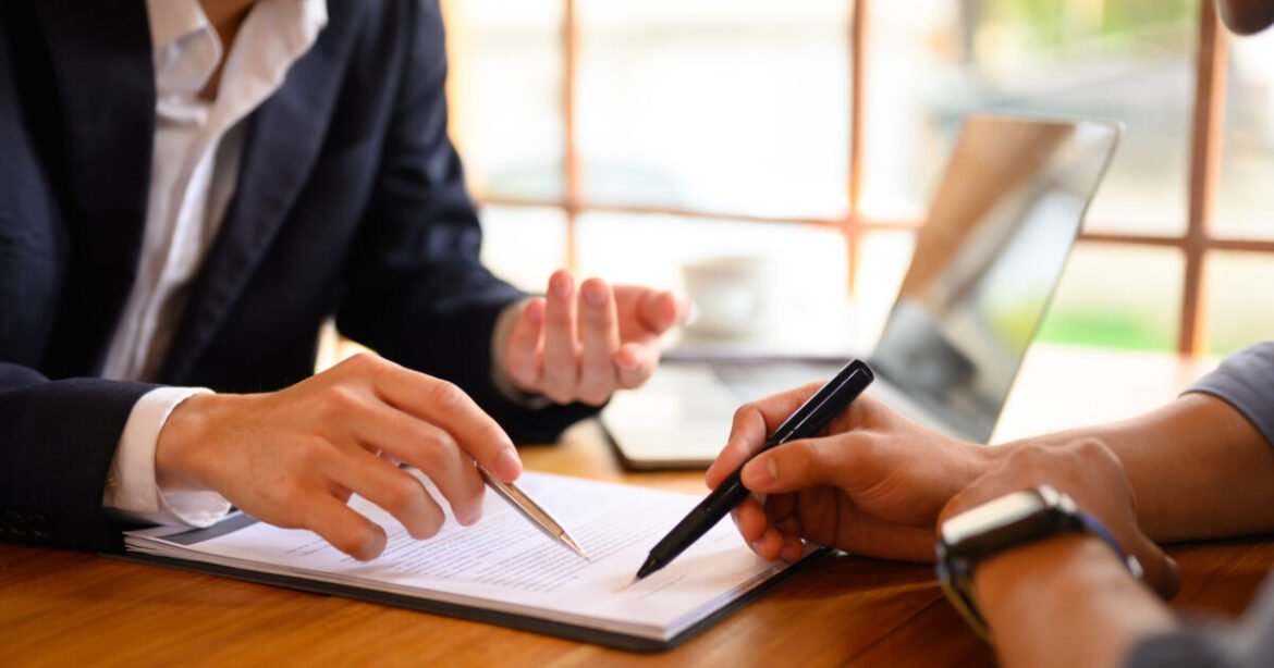 Τα άκουσαν από τους αγρότες ^ ποιους δεν συμφέρει το fuel pass ^ η «νέα γενιά» τελωνείων ^ ο Μανόλο και τα Ελληνικά Οινοποιεία ^ παραμένει ισχυρό τ