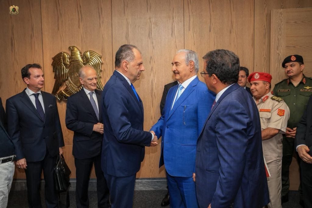 Σε Βεγγάζη το Σάββατο ο Γεραπετρίτης – τετ α τετ με Χαφτάρ