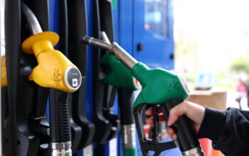 Καμπανάκι από τους μεταφορείς για την εκτόξευση των τιμών καυσίμων – Απαιτούνται άμεσες αποφάσεις από την κυβέρνηση και την ΕΕ