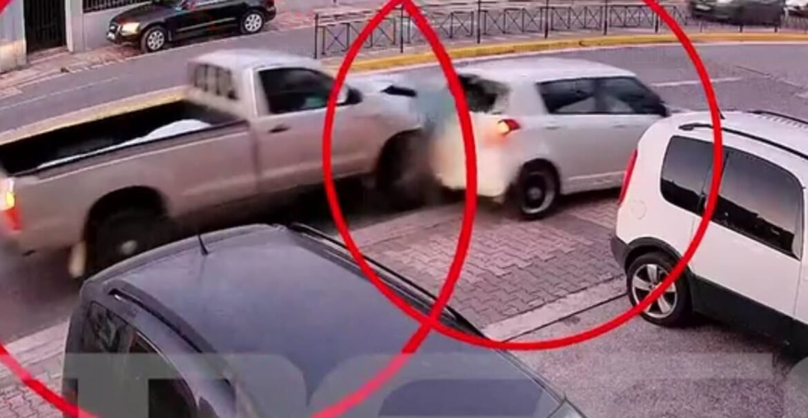 Παλλήνη: Βίντεο ντοκουμέντο από το τροχαίο με τον 55χρονο που οδηγούσε μεθυσμένος με τα 2 ανήλικα παιδιά του