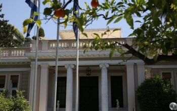 Κλείνει τη συζήτηση για πρόωρες εκλογές η κυβέρνηση: «Προέχει η σταθερότητα»