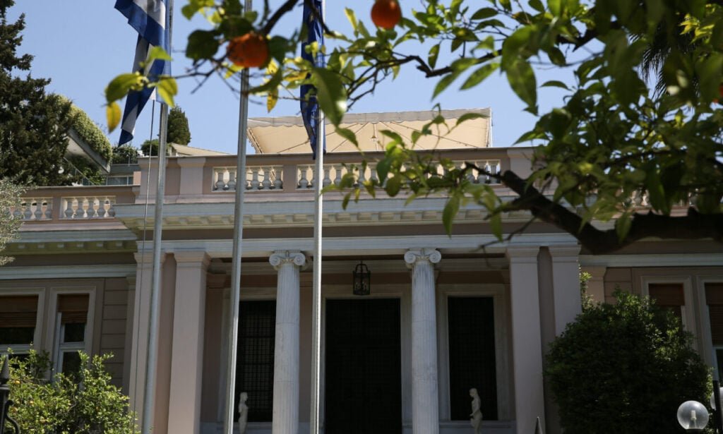 Κλείνει τη συζήτηση για πρόωρες εκλογές η κυβέρνηση: «Προέχει η σταθερότητα»