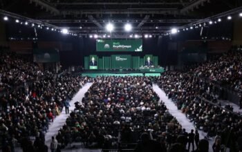 ΠΑΣΟΚ: Με ομιλίες κορυφαίων στελεχών συνεχίζονται οι εργασίες του Συνεδρίου