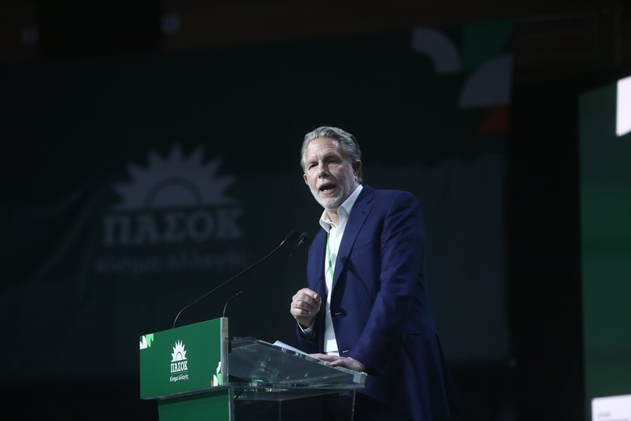 Συνέδριο ΠΑΣΟΚ-Γερουλάνος: «Οχι» σε συνεργασία με τη ΝΔ