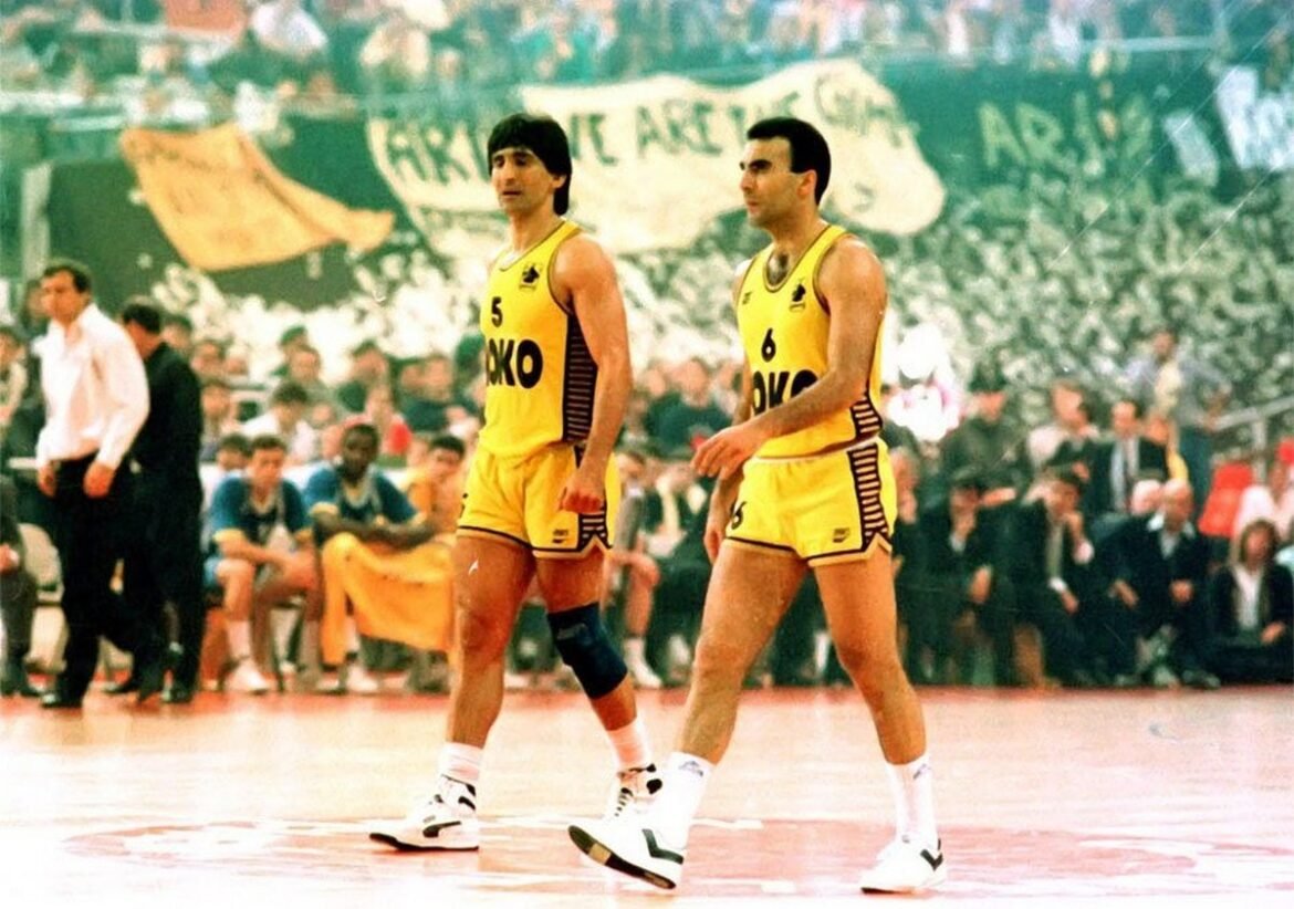 Νίκος Γκάλης και Παναγιώτης Γιαννάκης αποχαιρετούν την Μαρινέλλα: «Τα λόγια είναι περιττά απόψε»