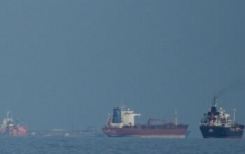 «Πράσινο φως» από το Ιράν στη διέλευση 20 πακιστανικών πλοίων από τα Στενά του Ορμούζ