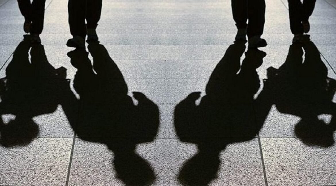 Συμμορία ανηλίκων σκορπά τρόμο σε συνομήλικους στον Χολαργό: 14χρονος έδωσε πάνω από 10.000 ευρώ για να