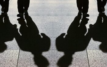 Συμμορία ανηλίκων σκορπά τρόμο σε συνομήλικους στον Χολαργό: 14χρονος έδωσε πάνω από 10.000 ευρώ για να