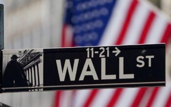 «Κατηφόρα» στη Wall Street λόγω Τραμπ: Αβεβαιότητα παρά τη νέα παράταση προς το Ιράν έως τις 6 Απριλίου
