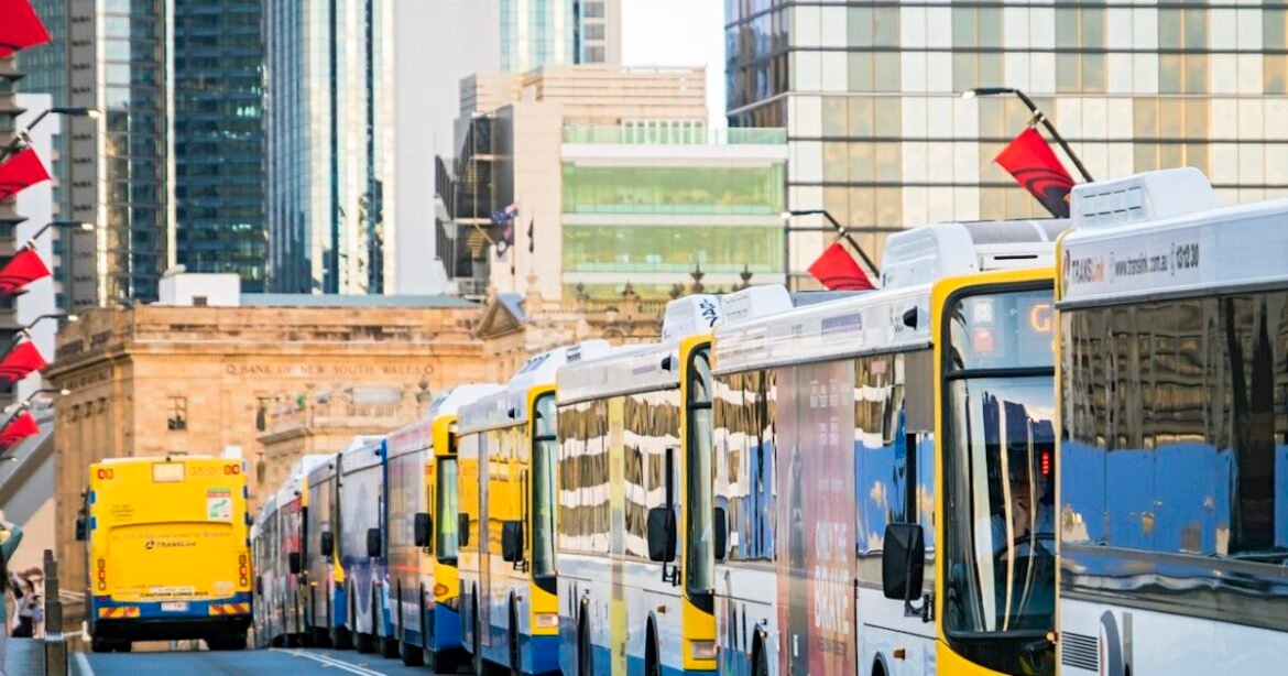 Η Αυστραλία προσφέρει δωρεάν δημόσιες συγκοινωνίες για να προστατεύσει τους πολίτες από τις αυξημένες τιμές καυσίμων